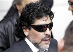 Maradona: Pele, yanlış ilacı alıyor