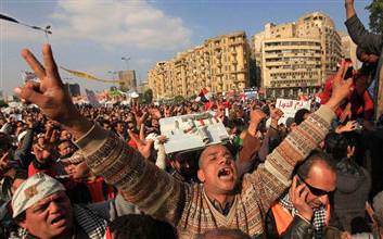 Tahrir sloganlarla inledi!