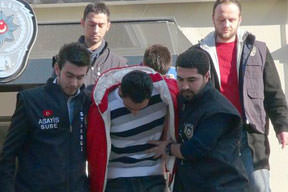 İmamın otosu hırsızı çarptı