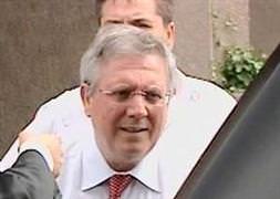 "Tüm Türkiye bu komediyi seyretsin"