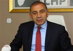 Gürsel Tekin'in acı günü