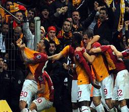 Arena'da Sarı-Kırmızı Bayram!