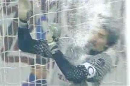 Tolga’ya büyük ayıp!