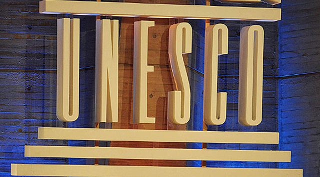 Filistin bayrağı göndere çekildi