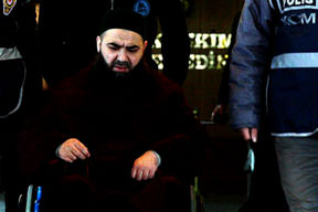 Cüppeli ile yan yana