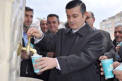 Bu çeşmeden süt akıyor!