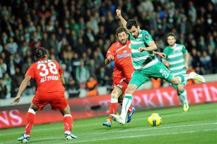 Taraftarını üzmeye devam ediyor!