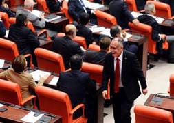 Vekil danışmanına yüzde 170 zam