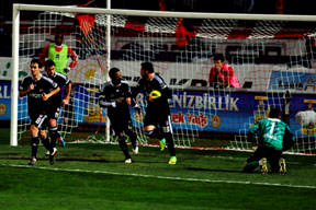 Kartal Stoke'tan yiyor