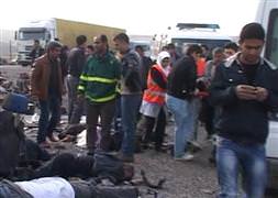 TIR ile otobüs çarpıştı: 25 ölü