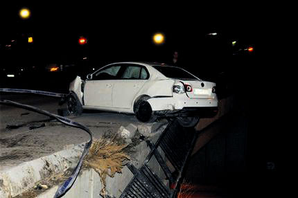 Kampüste tıpçıları ezdi