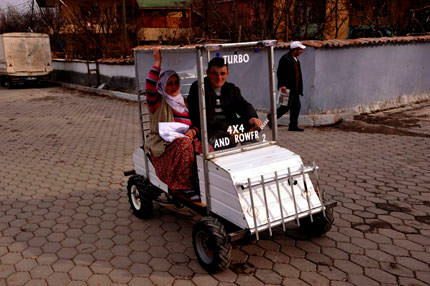 And Rover'ını cep'ten sürüyor