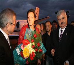 Türkiye'ye geldiğim için çok mutluyum!