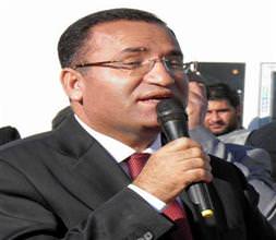 Irkçılık konusunda dikatli olmalı!