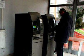 ATM'yi komple yürüttüler