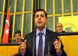 Demirtaş: Gün evde oturma günü değil