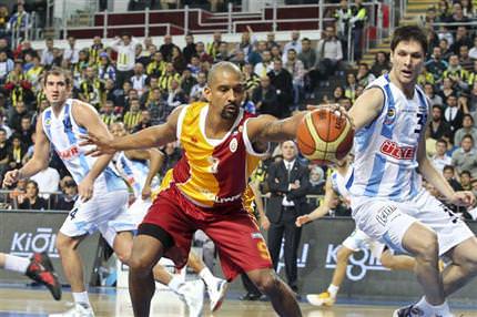 Derbide olay çıktı!