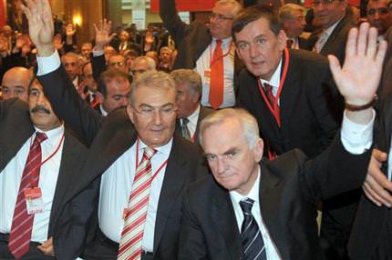 Deniz Baykal ve Önder Sav düğmeye bastı