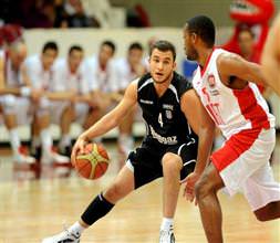 Kartal'a TOFAŞ çarptı!
