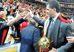 Hakan Şükür iddialara cevap verdi