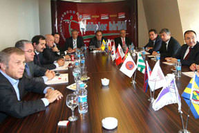 Kulüpler taca attı