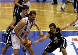 Fenerbahçe Ülker 83 Anadolu Efes 90