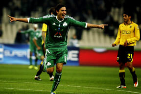 Aslan gözünü Komşu'ya dikti!