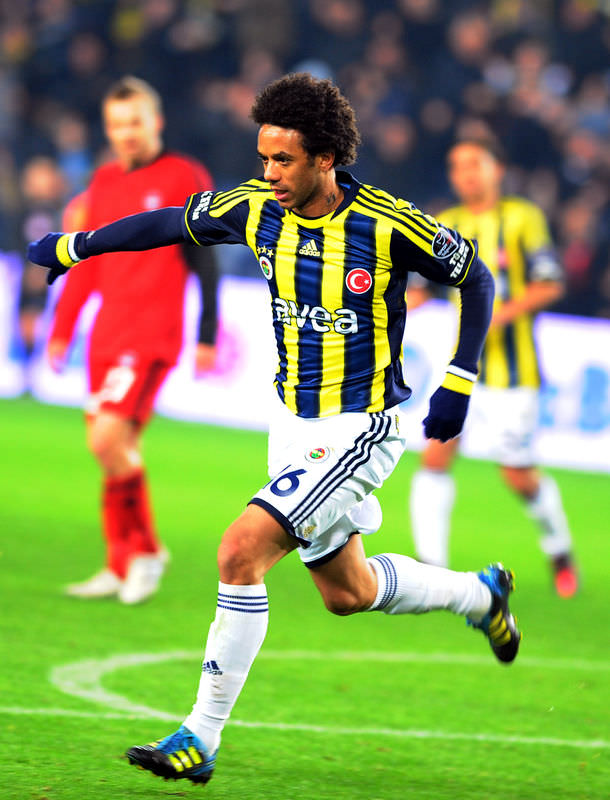 Fenerbahçe'yi orta sahası sırtlıyor