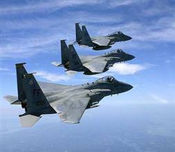 Savaş uçakları havada çarpıştı