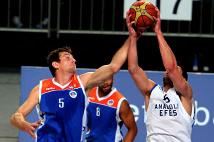 Anadolu Efes 32 fark attı!