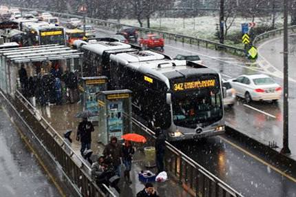Kar İstanbul'a da geldi