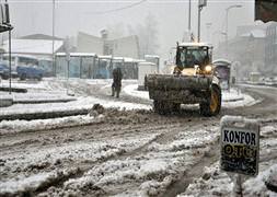 Zonguldak'a son yılların en yoğun karı yağdı