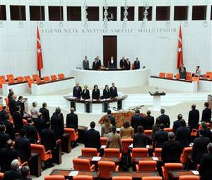 Emekli vekil maaşları TBMM'den geçti