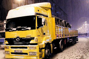 TIR'dan künk düştü: 1 ölü