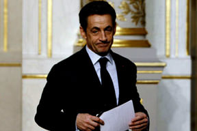 Sarko'ya çifte darbe