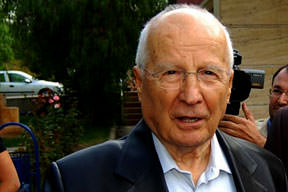 Evren'e yurt dışına çıkış yasağı