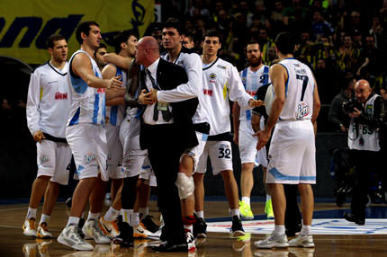 Tüm oklar Spahija’ya