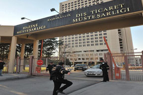 Hazine'ye 20 ülkeden talep