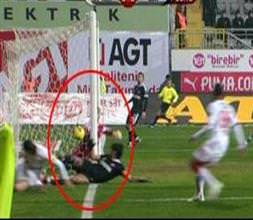 Hakem Antalya'nın golünü vermedi!