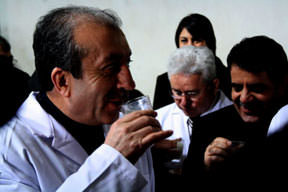'Ben içiyorum kanser yapmaz'