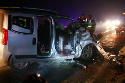 Feci kaza: 3 ölü 4 yaralı