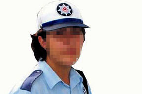 Kadın başkomiseri kadın polis soydu