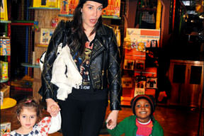 Deniz'in renkli gecesi