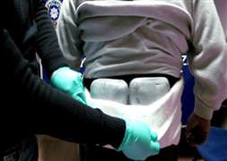 Belinde taşıdığı 2 kilogram eroinle yakalandı