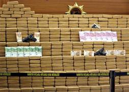 Rekor uyuşturucuya film gibi operasyon