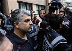 Hakaret edince mahkemeden men edildi