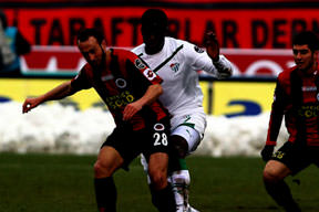 Timsah fırsat tepti!