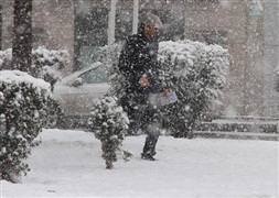Diyarbakır'da hava ulaşımına kar engeli