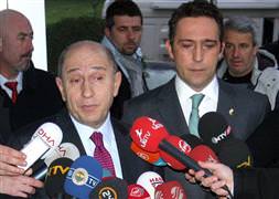 Koç'tan 'adaletin bekçileri' ironisi