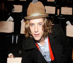 Sarkozy'nin DJ oğlu zehirlendi